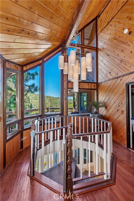 Detail Gallery Image 31 of 65 For 825 Grass Valley Rd, Lake Arrowhead,  CA 92352 - 5 Beds | 5/1 Baths