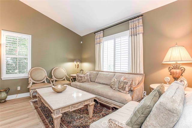 10266 Horsehaven Street, Sun Valley CA: https://media.crmls.org/medias/156af5f6-803e-40e6-9e33-1c56dd603c84.jpg