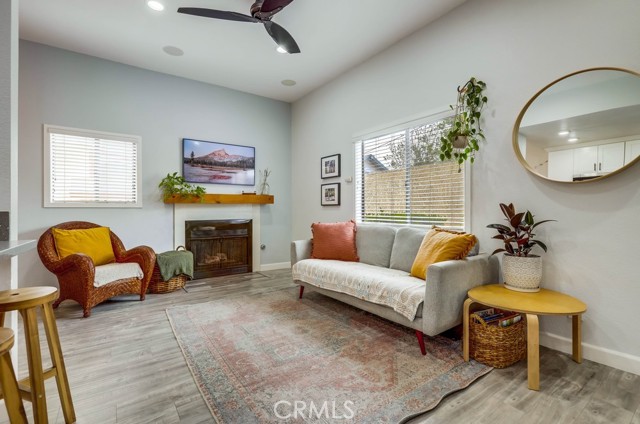 Detail Gallery Image 6 of 42 For 284 Laurel Ave #5,  Brea,  CA 92821 - 2 Beds | 1/1 Baths