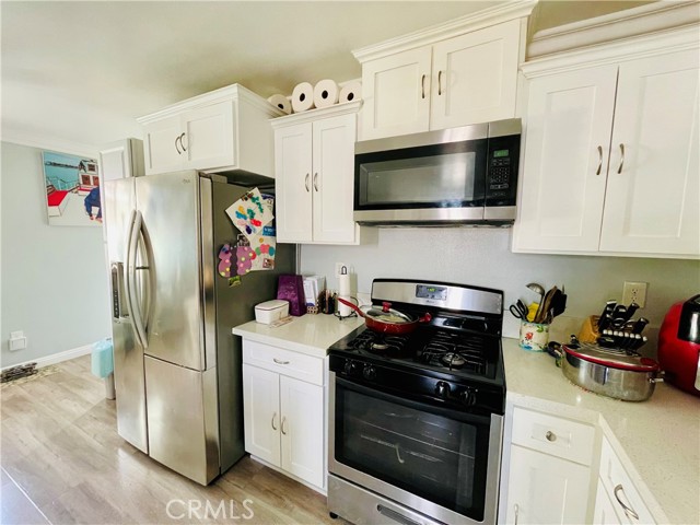 Detail Gallery Image 5 of 22 For 1622 E 113th St, Los Angeles,  CA 90059 - 4 Beds | 2 Baths