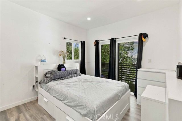 8633 Zelzah photo 16