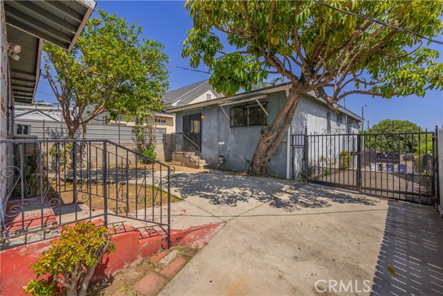 2653 Alice Street, Los Angeles CA: https://media.crmls.org/medias/156e8457-0d02-4039-b6a3-8a0c03f20833.jpg
