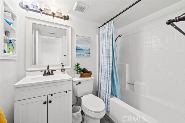 26905 Flo Lane, Canyon Country CA: https://media.crmls.org/medias/156ecc51-e9ee-4ec9-98bd-6e3092eaf09d.jpg