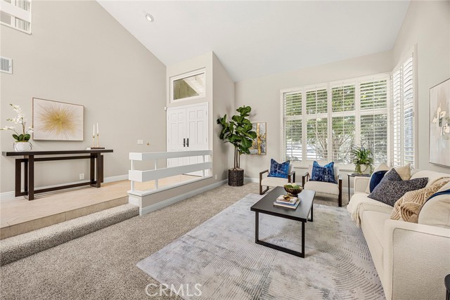 45 Colonial, Irvine CA: https://media.crmls.org/medias/156f41c4-a4d4-44f9-a2b1-bc66df733cc2.jpg