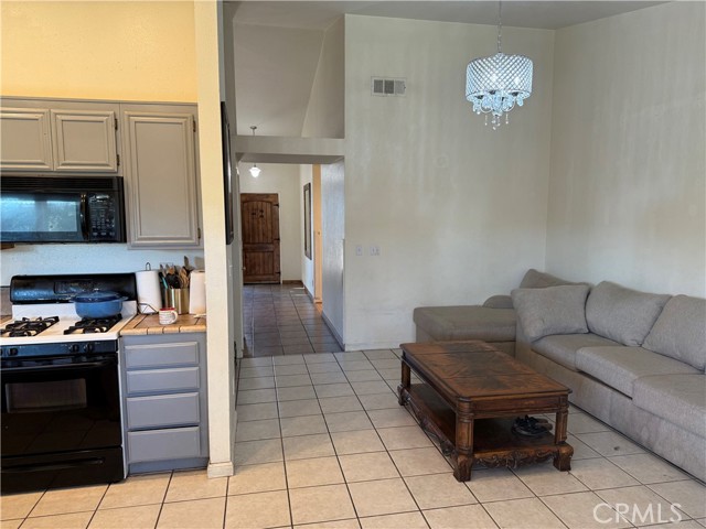 12997 San Lucas Drive, Victorville CA: https://media.crmls.org/medias/156ff157-d090-4077-8944-7afc779b150f.jpg