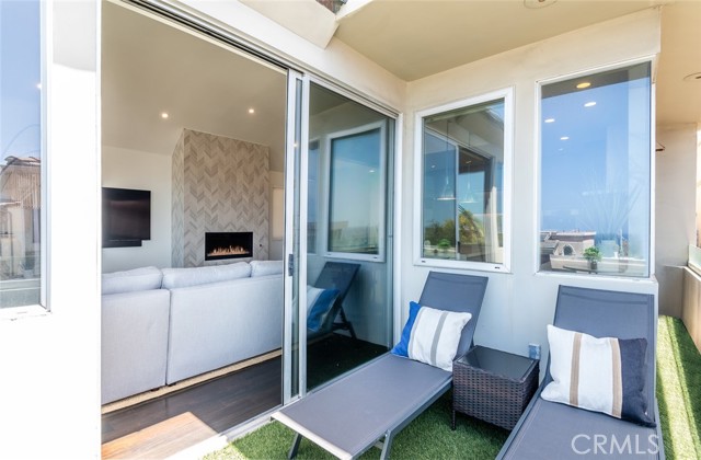 2804 Highland Avenue, Manhattan Beach, California 90266, 4 Bedrooms Bedrooms, ,3 BathroomsBathrooms,Residential,Sold,Highland,SB22116768