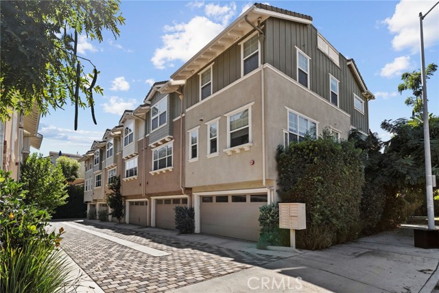 Detail Gallery Image 4 of 34 For 6526 1/2 Fountain, Los Angeles,  CA 90028 - 3 Beds | 3 Baths