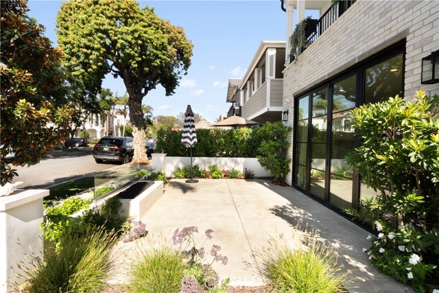 Detail Gallery Image 2 of 20 For 616 Acacia, Corona Del Mar,  CA 92625 - 3 Beds | 3/1 Baths