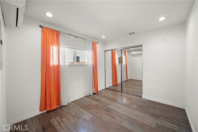 7736 Bellaire Avenue, North Hollywood CA: https://media.crmls.org/medias/157092d6-0d22-48e8-88ba-c3ac01935137.jpg