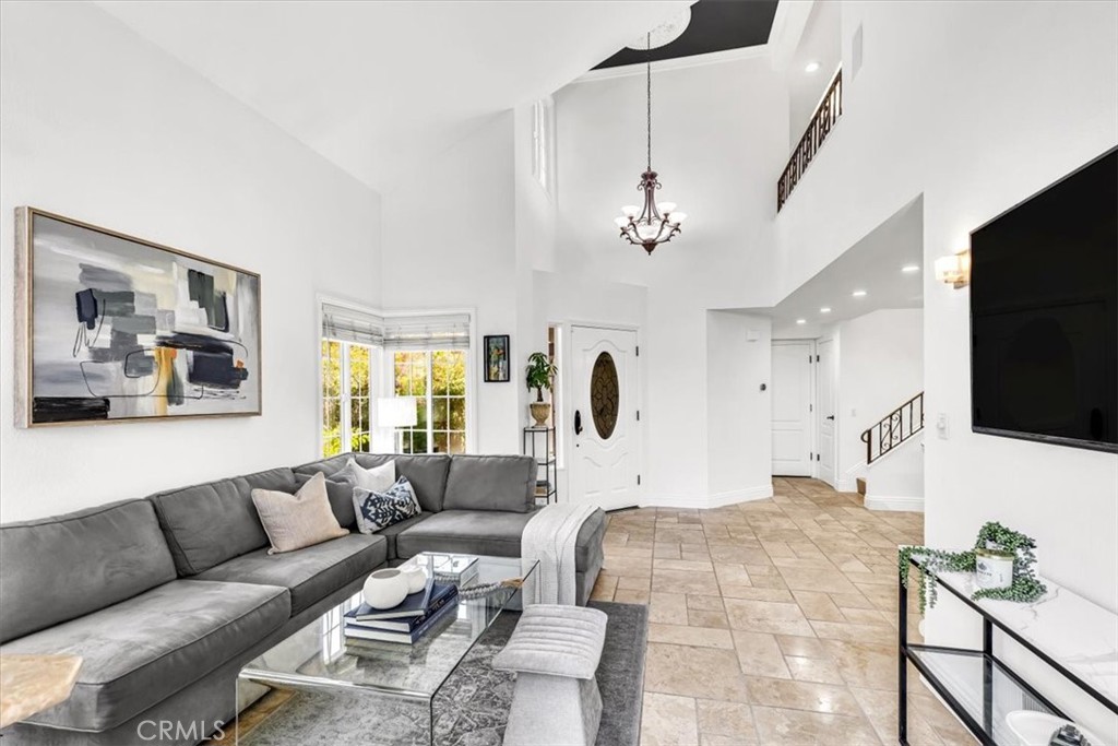 MLS #OC25181246 image #9