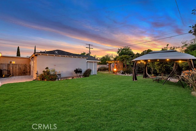 6507 Gentry Avenue, North Hollywood CA: https://media.crmls.org/medias/1571c157-addd-442c-9e8e-2363d9b0412e.jpg