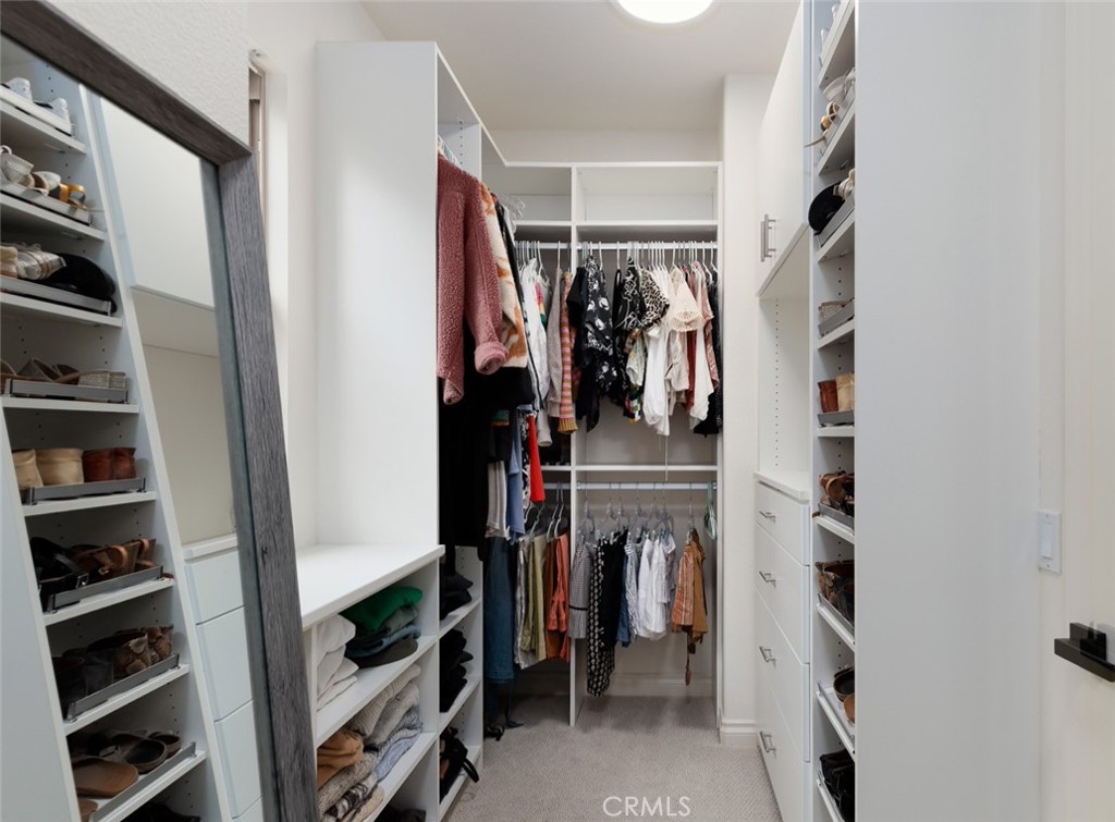 https://media.crmls.org/medias/157220bd-34e0-4cb3-b4b1-8d7207d07508.jpg?preset=X-Large