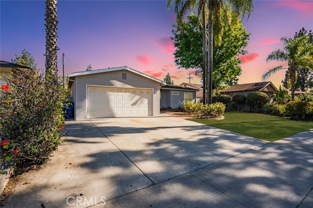 Detail Gallery Image 2 of 29 For 16023 Kingsbury St, Granada Hills,  CA 91344 - 3 Beds | 2 Baths