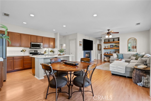 Detail Gallery Image 15 of 48 For 24019 Amphora, Valencia,  CA 91354 - 2 Beds | 2 Baths