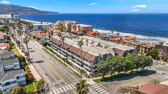 Detail Gallery Image 1 of 40 For 700 Esplanade #9,  Redondo Beach,  CA 90277 - 2 Beds | 2 Baths