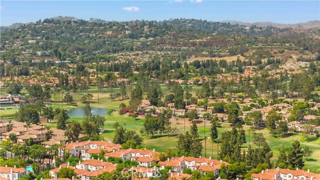 11 Asbury, Irvine CA: https://media.crmls.org/medias/15746605-71a4-48b9-b3ea-508db8826bfd.jpg