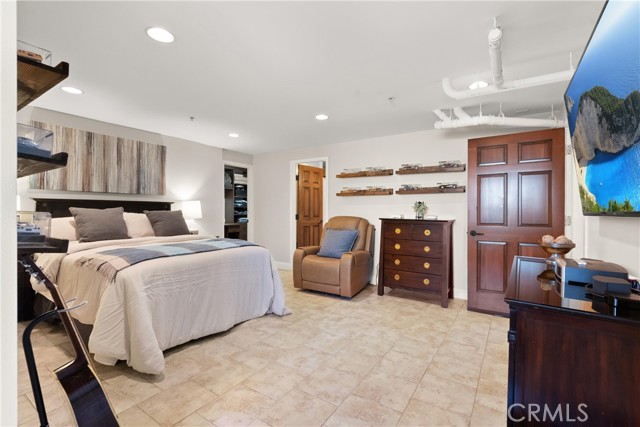 Image 28 of 41 For 3520 Alma  