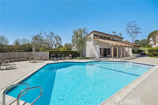 39 Seaview Drive, Rolling Hills Estates, California 90274, 3 Bedrooms Bedrooms, ,2 BathroomsBathrooms,Residential,Sold,Seaview,PV23060880