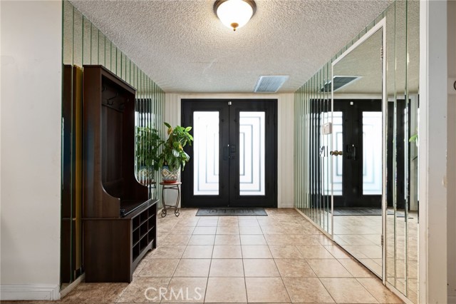 Detail Gallery Image 3 of 30 For 12601 Daryl, Granada Hills,  CA 91344 - 5 Beds | 3 Baths