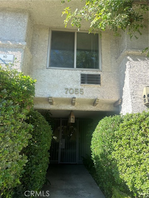 Detail Gallery Image 2 of 16 For 7055 Etiwanda Ave #208,  Reseda,  CA 91335 - 1 Beds | 1 Baths