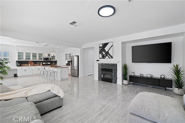 Detail Gallery Image 14 of 56 For 569 Overleaf, San Jacinto,  CA 92582 - 3 Beds | 4 Baths