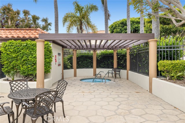 Detail Gallery Image 26 of 28 For 19402 Merion Cir, Huntington Beach,  CA 92648 - 2 Beds | 2/1 Baths