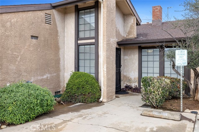 Detail Gallery Image 2 of 20 For 1629 Willow, Clovis,  CA 93612 - 2 Beds | 1/1 Baths