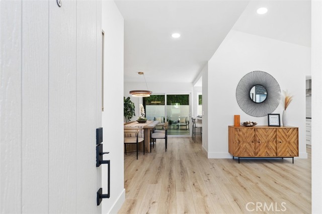 Detail Gallery Image 2 of 31 For 22322 Silent Brook, Lake Forest,  CA 92630 - 3 Beds | 2 Baths