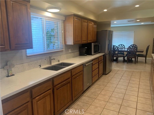 7543 Enfield Avenue, Reseda CA: https://media.crmls.org/medias/1578c24f-b89c-4433-8fb3-a4cec0149093.jpg
