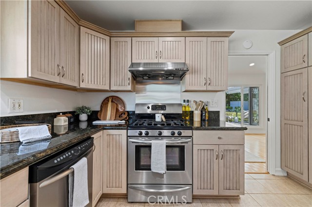11730 Preston Trails Avenue, Porter Ranch CA: https://media.crmls.org/medias/157926b9-7d97-4821-b544-5bee62d04305.jpg