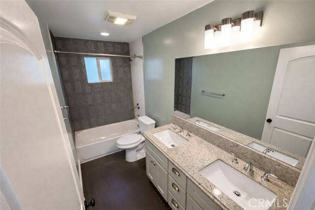 Detail Gallery Image 7 of 31 For 7817 Nagle Ave, North Hollywood,  CA 91605 - 4 Beds | 3 Baths