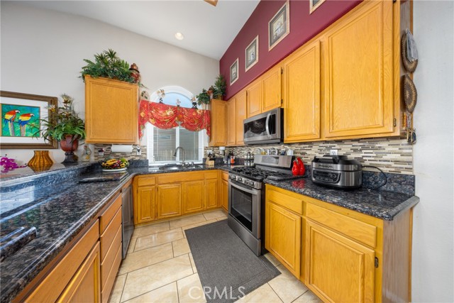 Detail Gallery Image 7 of 32 For 13280 Viejo, Victorville,  CA 92392 - 3 Beds | 2 Baths