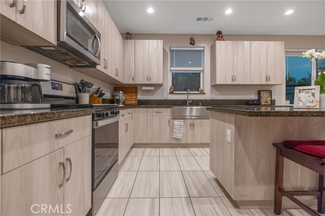 Detail Gallery Image 21 of 42 For 3433 W Milan, Visalia,  CA 93277 - 3 Beds | 2/1 Baths