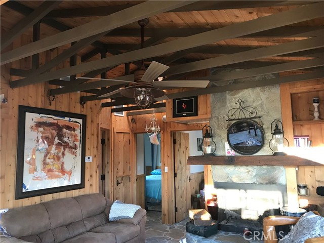 56564 Nelson Avenue, Yucca Valley CA: https://media.crmls.org/medias/157c2caf-d079-4f9b-a9ed-70e89447c292.jpg