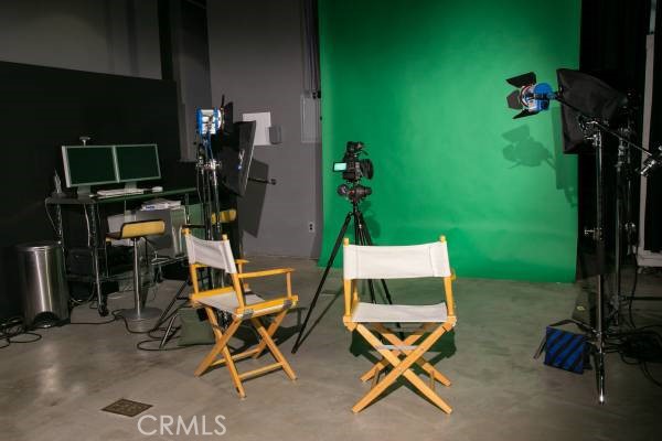 11417 Miranda Street, North Hollywood (los Angeles), California 91601, ,Commercial Lease,For Rent,11417 Miranda Street,CRSR25022604