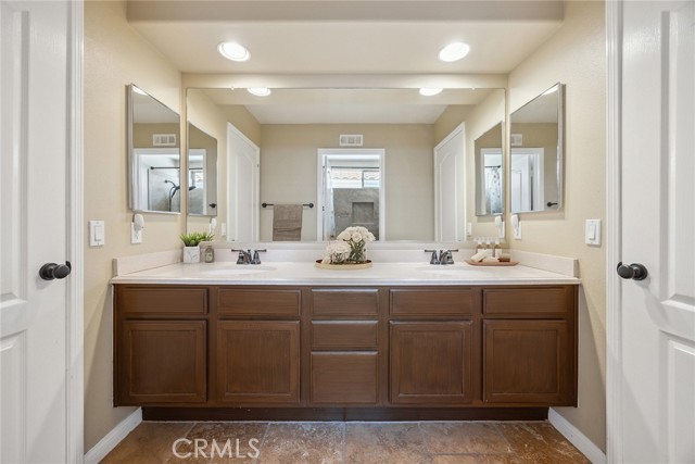 1262 S Night Star Way, Anaheim Hills CA: https://media.crmls.org/medias/157ccf9c-5386-4ef6-85e7-9403a8ca8c42.jpg