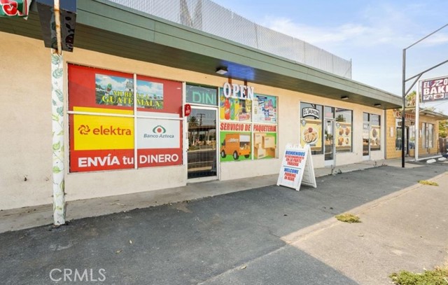 9112, Jurupa Valley CA: https://media.crmls.org/medias/157d4d0d-de89-4748-8843-0e6c87507116.jpg