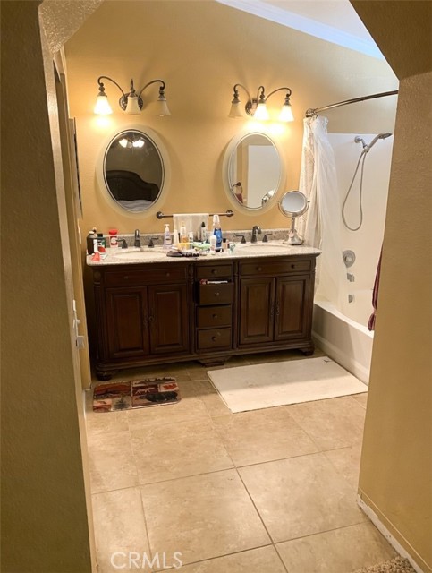 Detail Gallery Image 8 of 16 For 12755 Cardinal Ct, Victorville,  CA 92392 - 5 Beds | 2 Baths