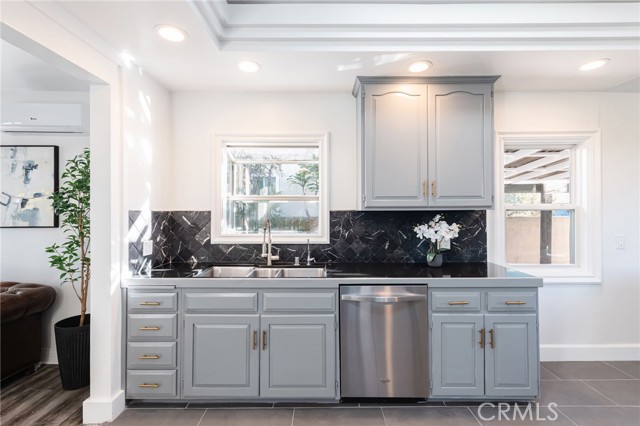 24259 Park Street, Torrance, California 90505, 2 Bedrooms Bedrooms, ,1 BathroomBathrooms,Residential,For Sale,Park,SB25042295