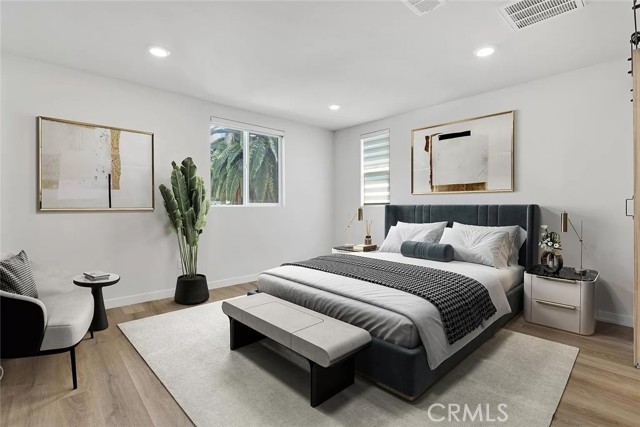 Detail Gallery Image 4 of 20 For 14700 Sherman, Van Nuys,  CA 91405 - 4 Beds | 3/1 Baths