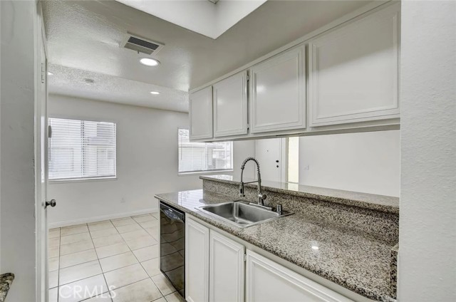 Detail Gallery Image 3 of 6 For 3521 Rainbow Ln, San Bernardino,  CA 92346 - 2 Beds | 1 Baths