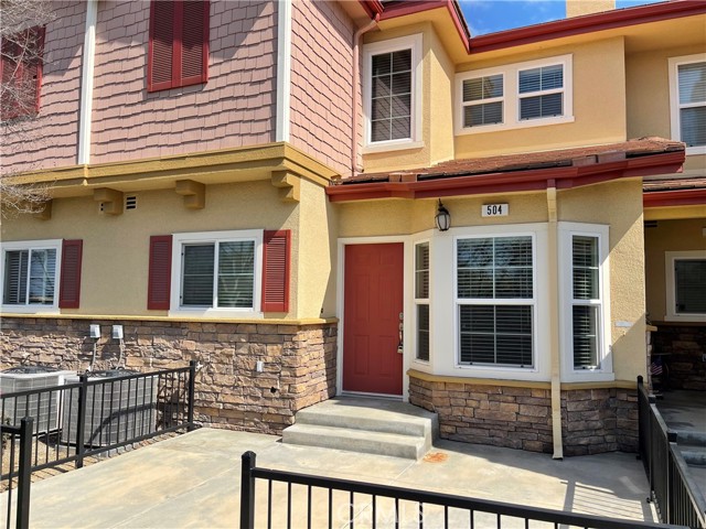 Detail Gallery Image 2 of 22 For 1510 Orange Ave #504,  Redlands,  CA 92373 - 2 Beds | 2/1 Baths