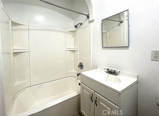 Detail Gallery Image 6 of 20 For 332 W 9th St, Long Beach,  CA 90813 - – Beds | – Baths