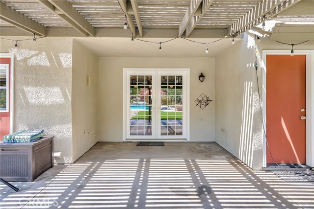 15725 Terraceview Court, Riverside CA: https://media.crmls.org/medias/15802d25-4ce2-4c57-85aa-d4db8a1581a0.jpg