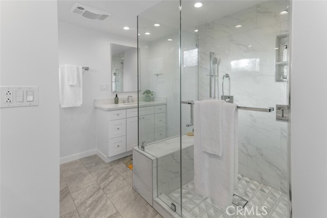 Detail Gallery Image 41 of 64 For 5360 E El Jardin St, Long Beach,  CA 90815 - 4 Beds | 3 Baths