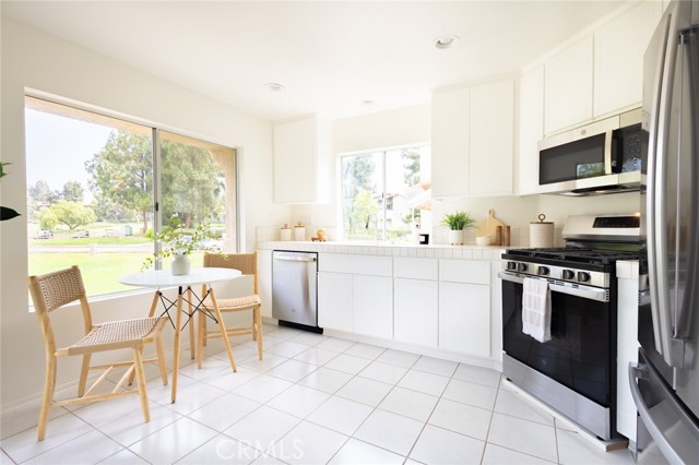 Detail Gallery Image 12 of 39 For 29 Encantado Canyon, Rancho Santa Margarita,  CA 92688 - 2 Beds | 2 Baths