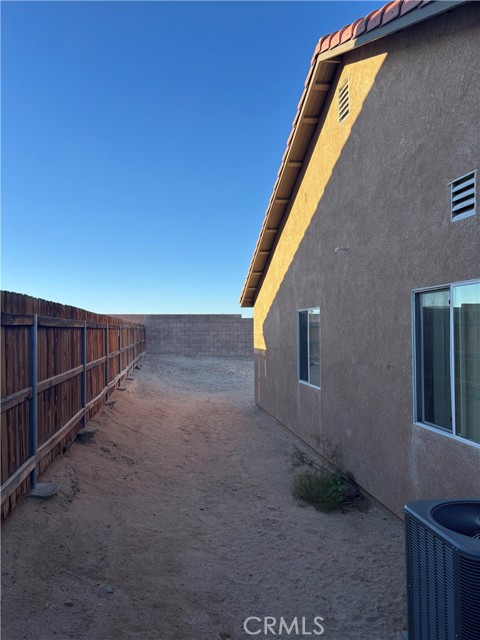 71578 Florida Drive, 29 Palms CA: https://media.crmls.org/medias/1580e9f6-6d47-43d5-ba07-4583534f02bd.jpg