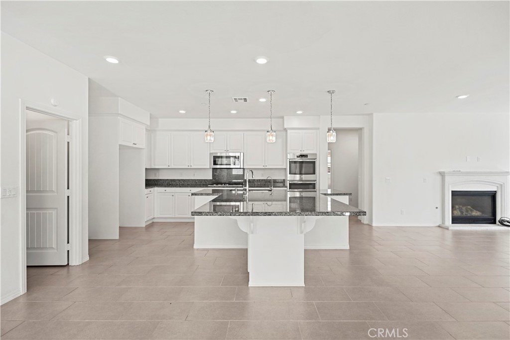 MLS #WS25243385 image #12