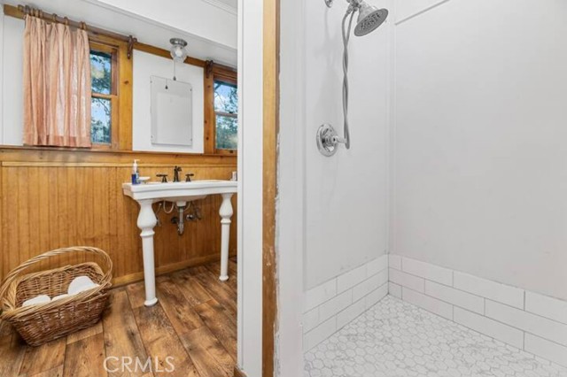 Detail Gallery Image 8 of 18 For 697 Chipmunk Ln, Big Bear Lake,  CA 92315 - 3 Beds | 2 Baths