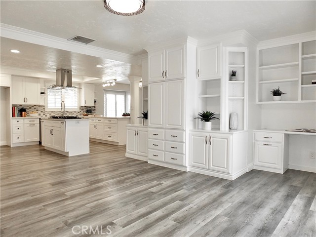 729 East Emerson Ave, Orange CA: https://media.crmls.org/medias/15820d90-d951-47f0-8f24-2ab23c65e465.jpg